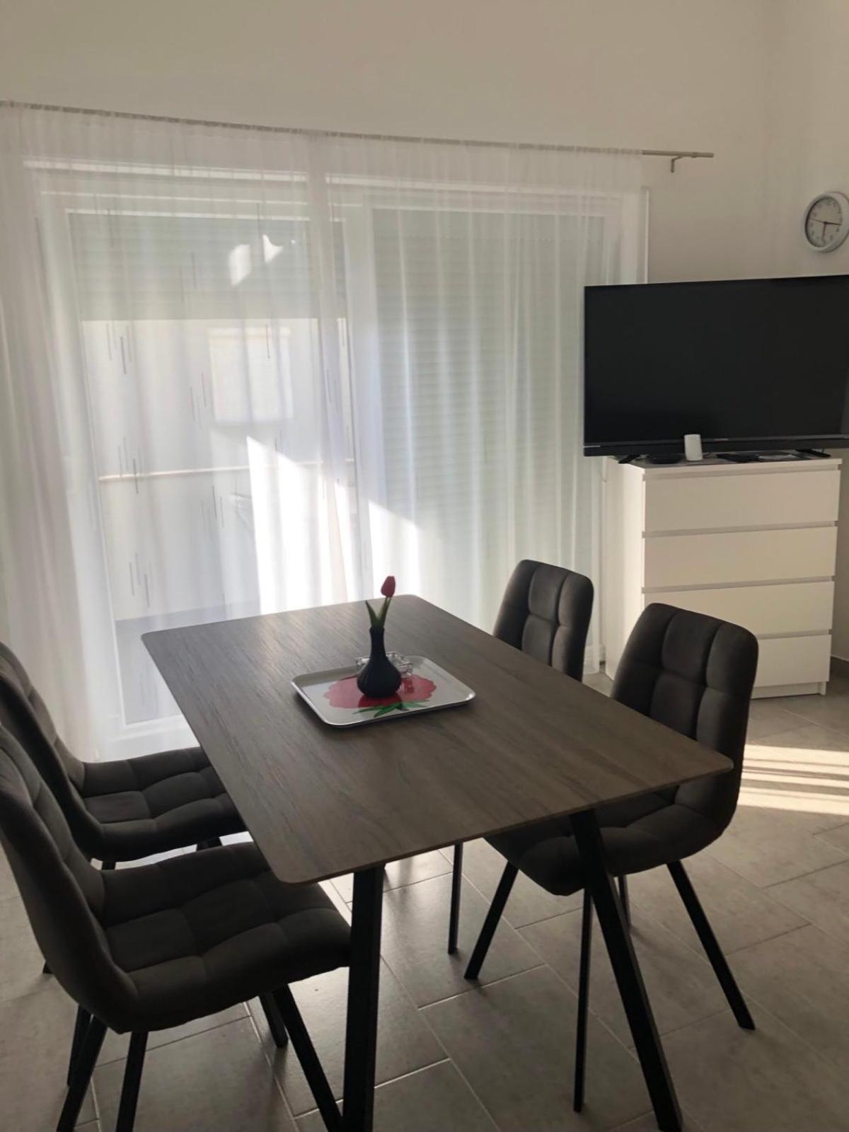 Apartmani Gavran Pirovac Exterior photo