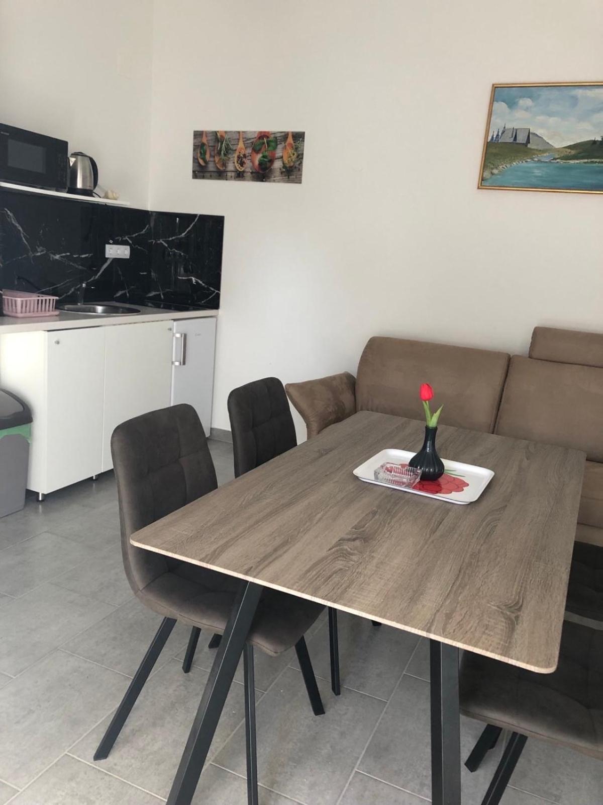 Apartmani Gavran Pirovac Exterior photo