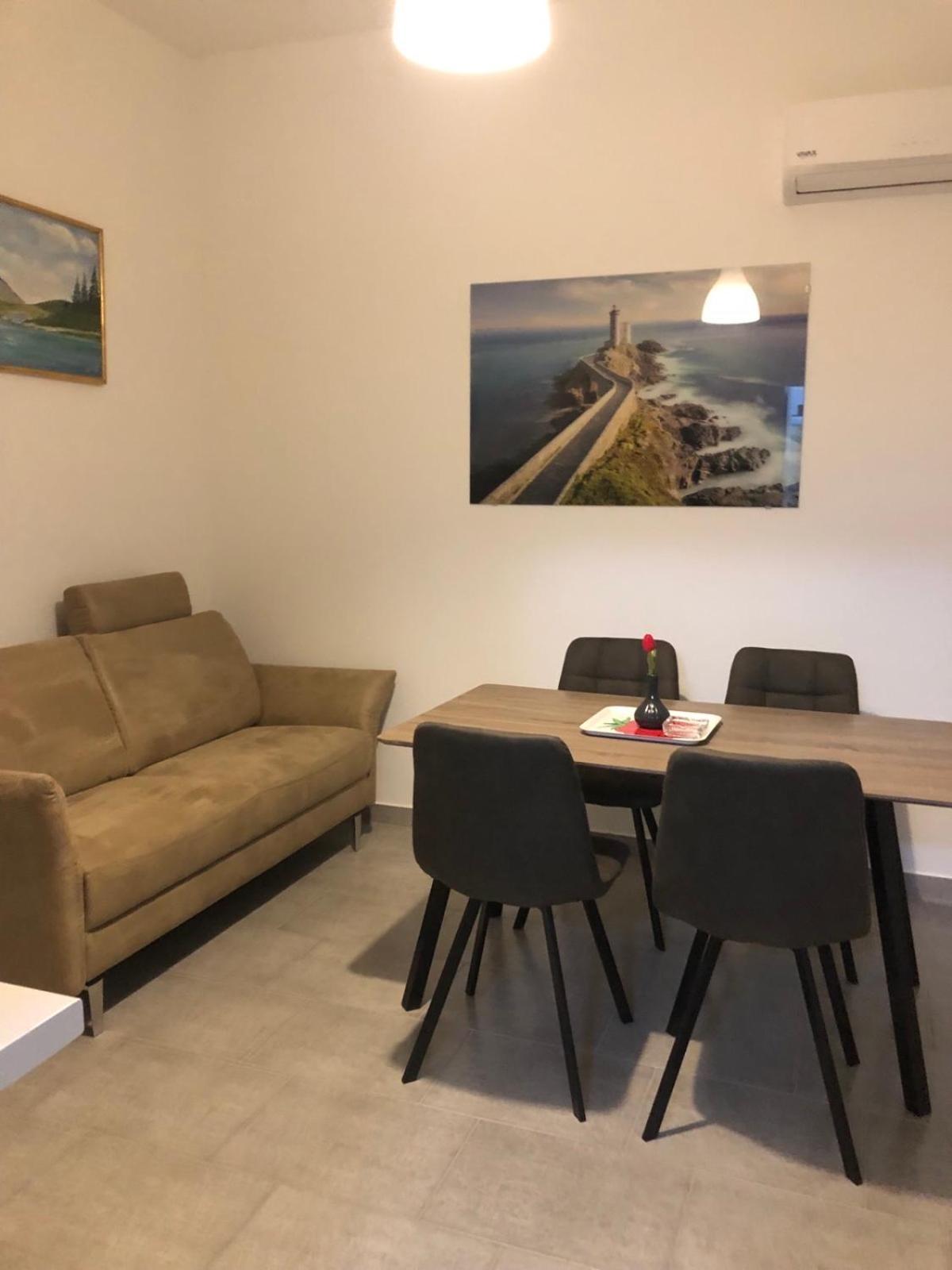 Apartmani Gavran Pirovac Exterior photo