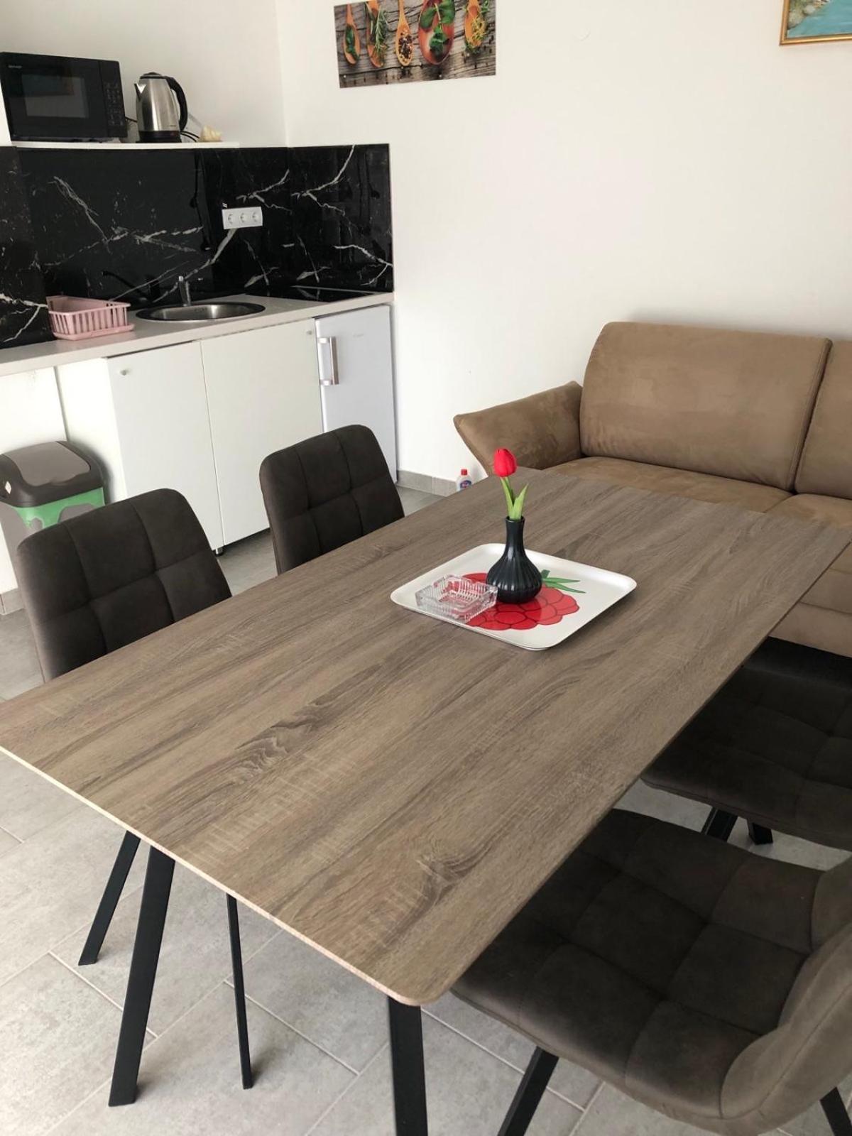 Apartmani Gavran Pirovac Exterior photo